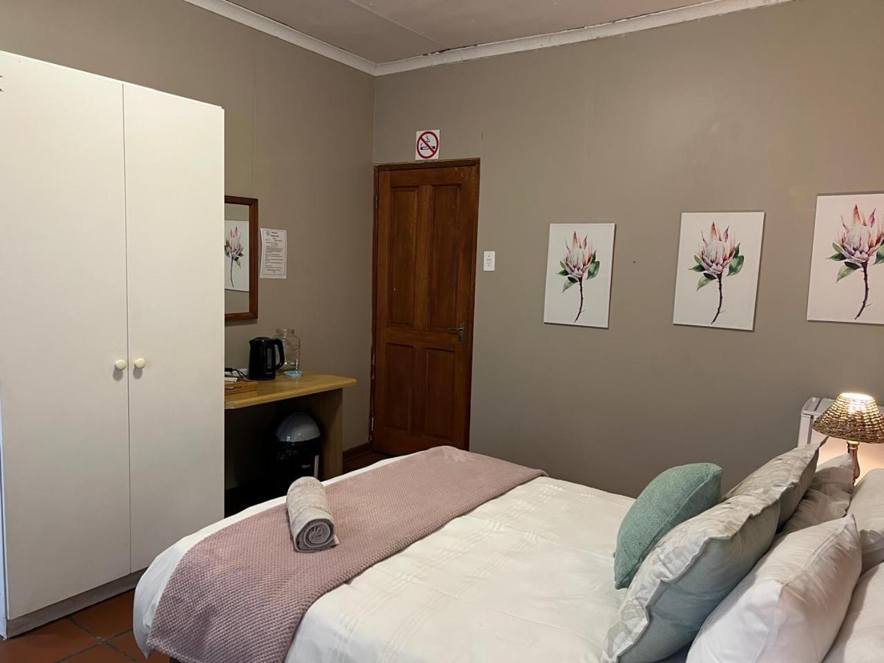 Barnyard Venue Hotel Ermelo Exterior photo